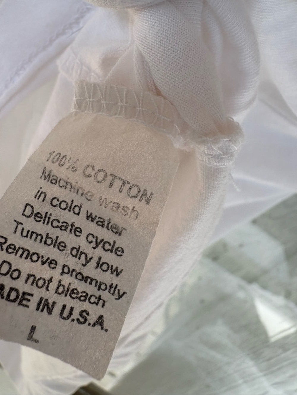 Free To Be White Graphic Knot-Front Tee 100 % cotton Large - Picture 2 of 3